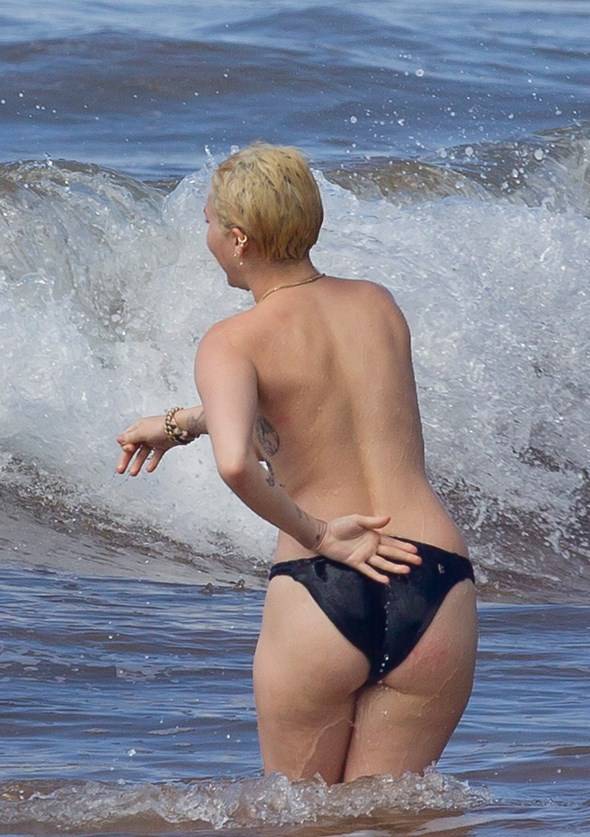 Miley Cyrus Strand Miley Cyrus Strand